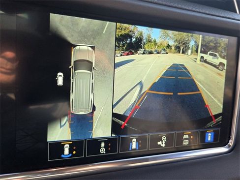 Used 2022 GMC Yukon XL Denali image 28