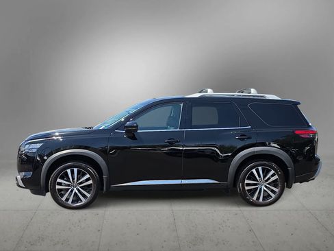 Used 2025 Nissan Pathfinder Platinum w/ Black Appearance Package FWD image 5