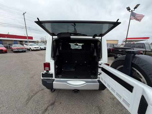 Used 2015 Jeep Wrangler Unlimited Sahara w/ Connectivity Group image 16