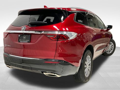 Used 2024 Buick Enclave Essence image 5