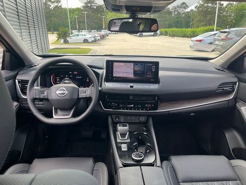 New 2026 Nissan Rogue Platinum AWD/4WD image 13