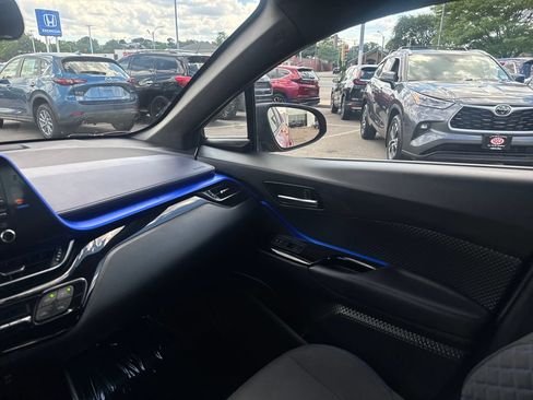 Used 2021 Toyota C-HR XLE FWD image 28