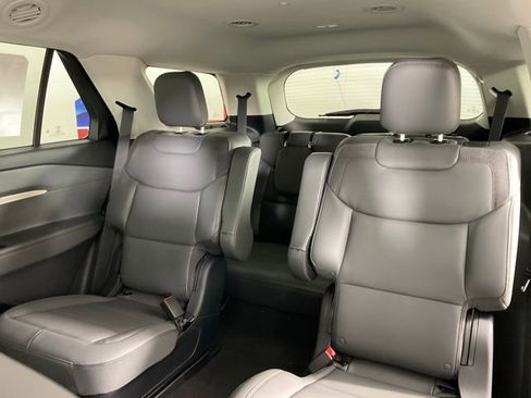 New 2025 Ford Explorer Active w/ Active Comfort Package image 16