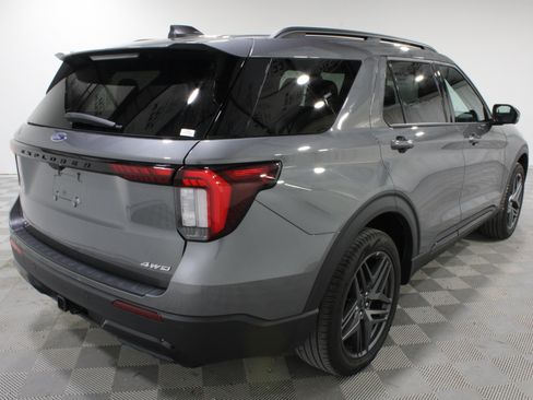 Used 2025 Ford Explorer ST-Line w/ ST-Line Street Pack AWD/4WD image 30
