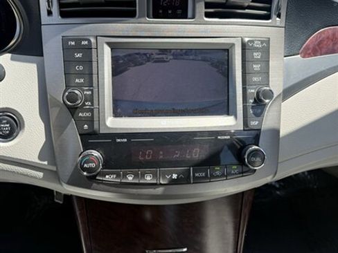 Used 2011 Toyota Avalon Limited FWD image 12