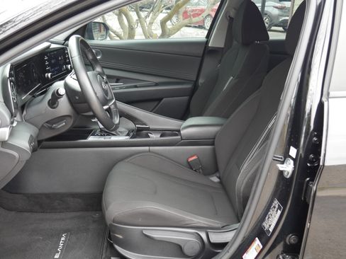 Used 2022 Hyundai Elantra SEL w/ Convenience Package image 11