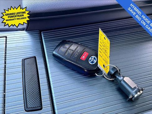 Used 2024 Toyota Sienna XSE image 14