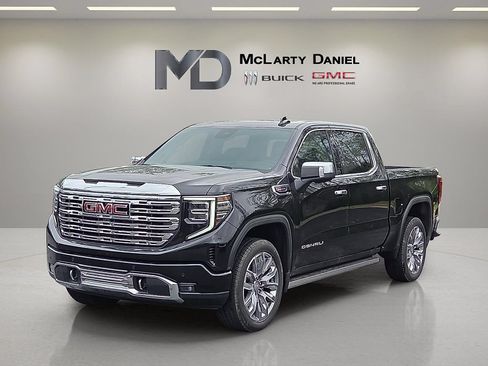Used 2026 GMC Sierra 1500 Denali w/ Denali Reserve Package AWD/4WD image 2