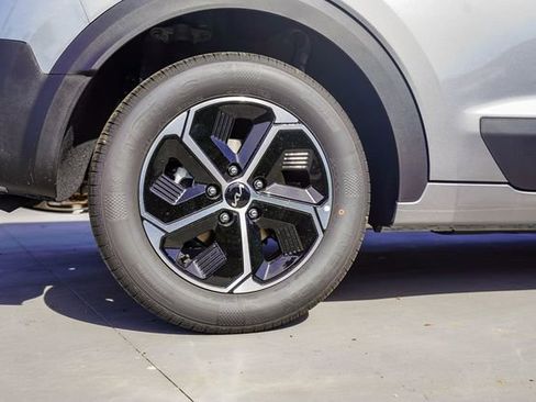 New 2026 Kia Niro LX FWD image 9