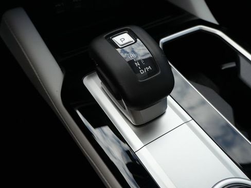 Used 2025 Mitsubishi Outlander SE AWD/4WD image 21