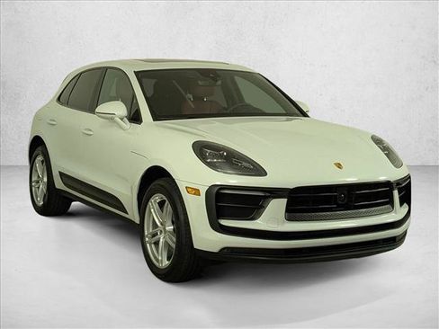 Certified 2023 Porsche Macan AWD/4WD image 7