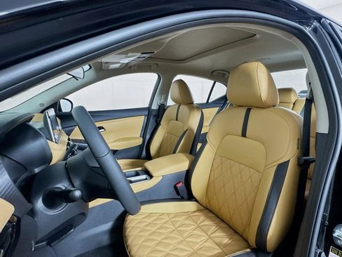 New 2025 Nissan Sentra SV w/ SV Premium Package image 21