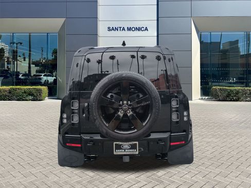 Used 2025 Land Rover Defender 110 V8 AWD/4WD image 4