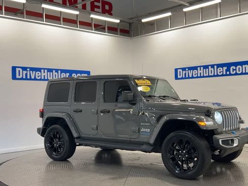 Used 2022 Jeep Wrangler Unlimited Sahara w/ Cold Weather Group AWD/4WD image 4