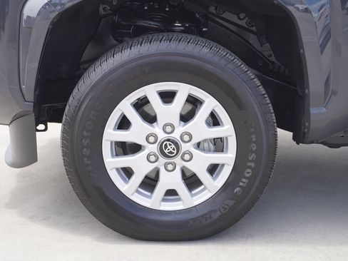 Used 2025 Toyota Tacoma SR5 AWD/4WD image 20