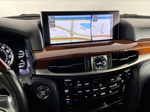 Used 2020 Lexus LX 570 4WD w/ Luxury Package image 6