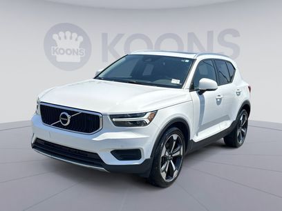 Used 2020 Volvo XC40 T5 Momentum w/ Protection Package Premier