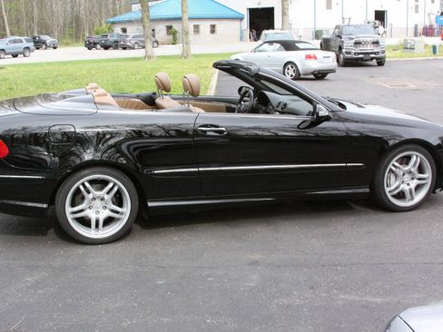 Used 2008 Mercedes-Benz CLK 550 Cabriolet image 8