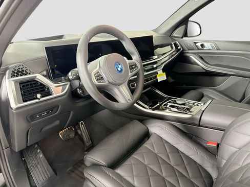 New 2026 BMW X5 xDrive50e w/ M Sport Package image 9