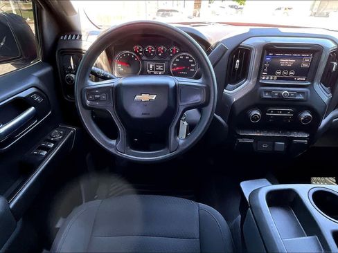 Used 2020 Chevrolet Silverado 1500 Custom w/ Custom Value Package image 6