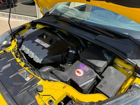 Used 2017 Ford Focus ST FWD image 13