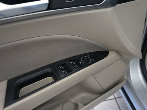 Used 2019 Ford Fusion SE AWD/4WD image 24
