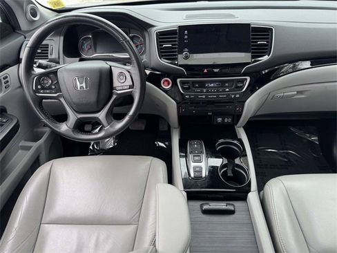 Used 2020 Honda Pilot Touring image 12
