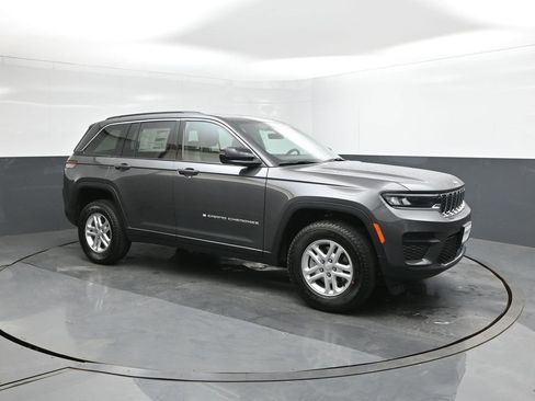 New 2025 Jeep Grand Cherokee Laredo w/ Luxury Tech Group I image 17