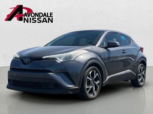Used 2018 Toyota C-HR XLE FWD image 2