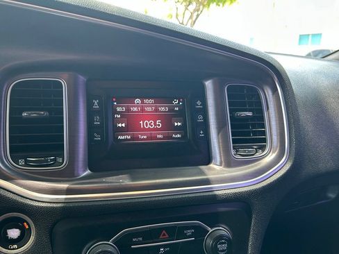 Used 2017 Dodge Charger SE RWD image 23