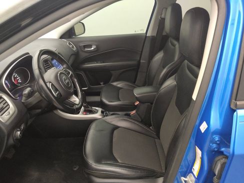 Used 2020 Jeep Compass Latitude w/ Cold Weather Group FWD image 17