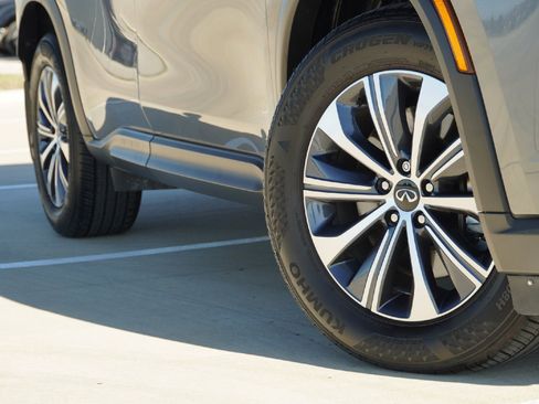 Certified 2025 INFINITI QX60 Pure image 3