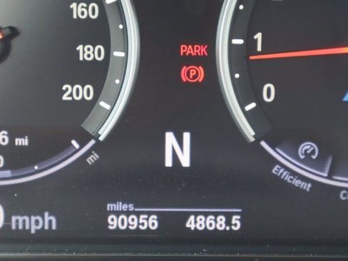 Used 2015 BMW M5 image 27