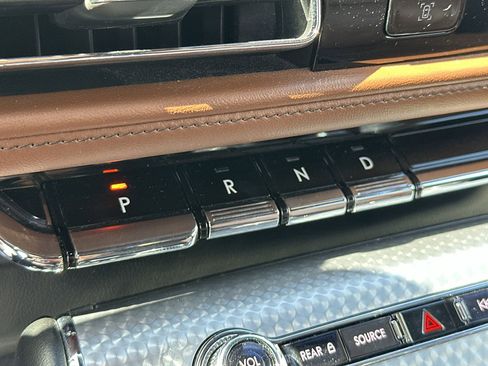 Used 2022 Lincoln Aviator Grand Touring w/ Elements Package Plus AWD/4WD image 22