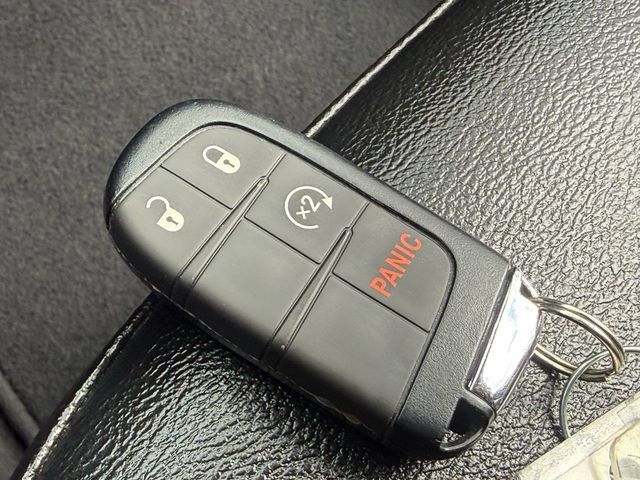 Used 2025 Jeep Compass Limited AWD/4WD image 24