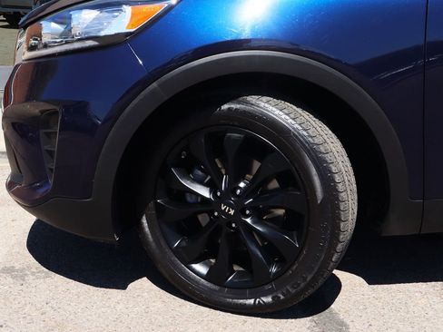 Used 2019 Kia Sorento S image 5