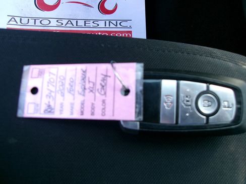 Used 2020 Ford Explorer XLT image 18