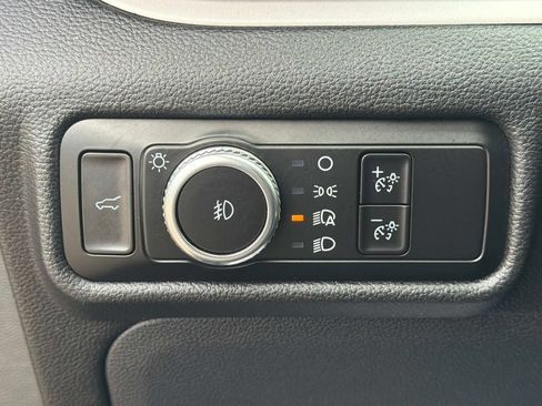 Used 2023 Ford Explorer XLT w/ Equipment Group 202A AWD/4WD image 35