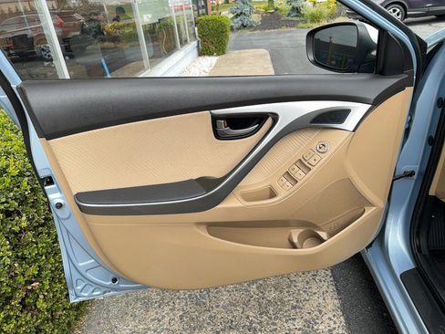 Used 2012 Hyundai Elantra GLS w/ Preferred Pkg 3 FWD image 14