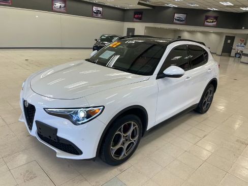 Used 2022 Alfa Romeo Stelvio Sprint AWD/4WD image 2