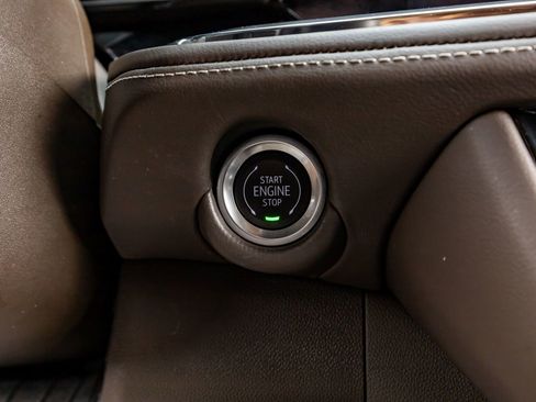 Used 2025 Chevrolet Suburban Z71 w/ Comfort Package image 23