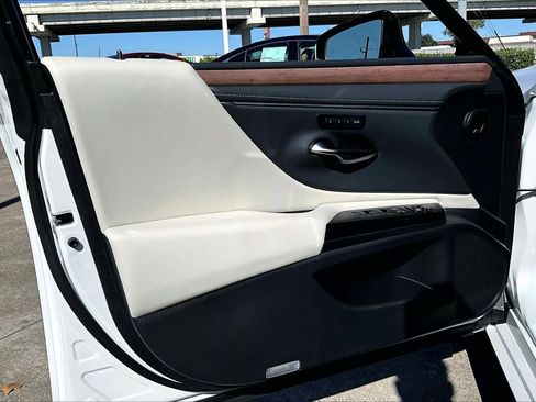 New 2025 Lexus ES 350 w/ Premium Package image 15