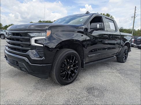 Used 2025 Chevrolet Silverado 1500 High Country w/ Midnight Edition AWD/4WD image 9