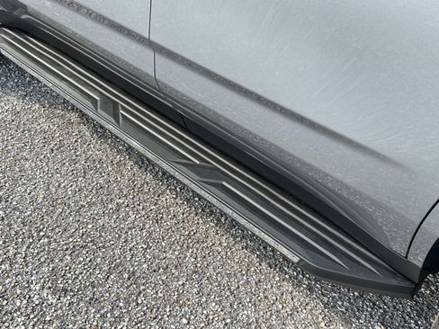 New 2025 Chevrolet Suburban Premier image 23