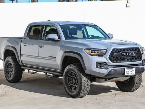 Used 2021 Toyota Tacoma SR5 image 3