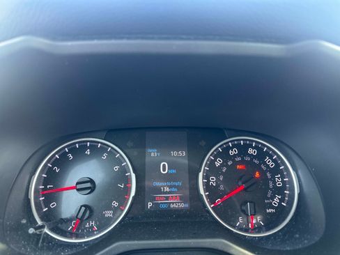 Used 2021 Toyota RAV4 LE image 12