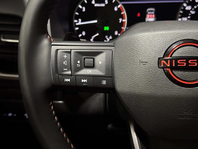 Used 2025 Nissan Rogue SV AWD/4WD image 16
