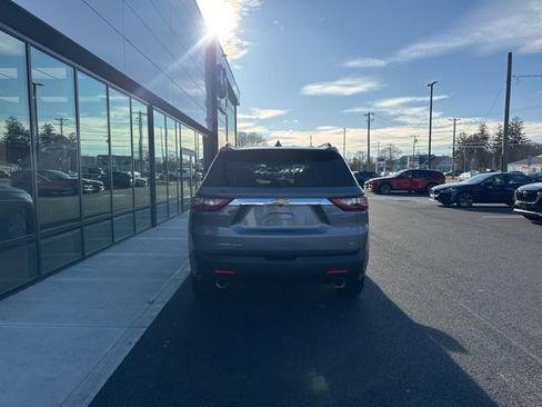 Used 2019 Chevrolet Traverse LT image 4