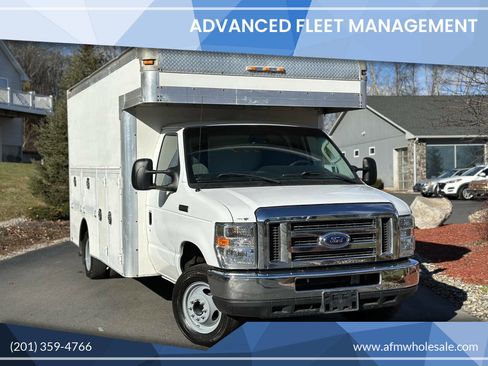 Used 2017 Ford E-350 and Econoline 350 Super Duty w/ Power Windows & Locks Group image 1