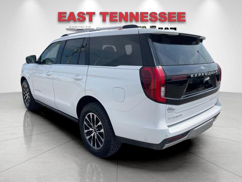 Used 2025 Ford Expedition Platinum AWD/4WD image 5